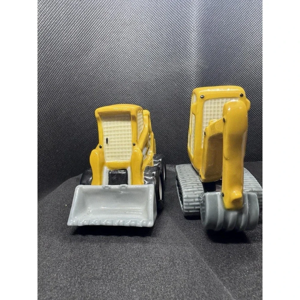 Ceramic Construction Zone Ceramic Excavator Salt and Pepper Shakers, Home Décor,